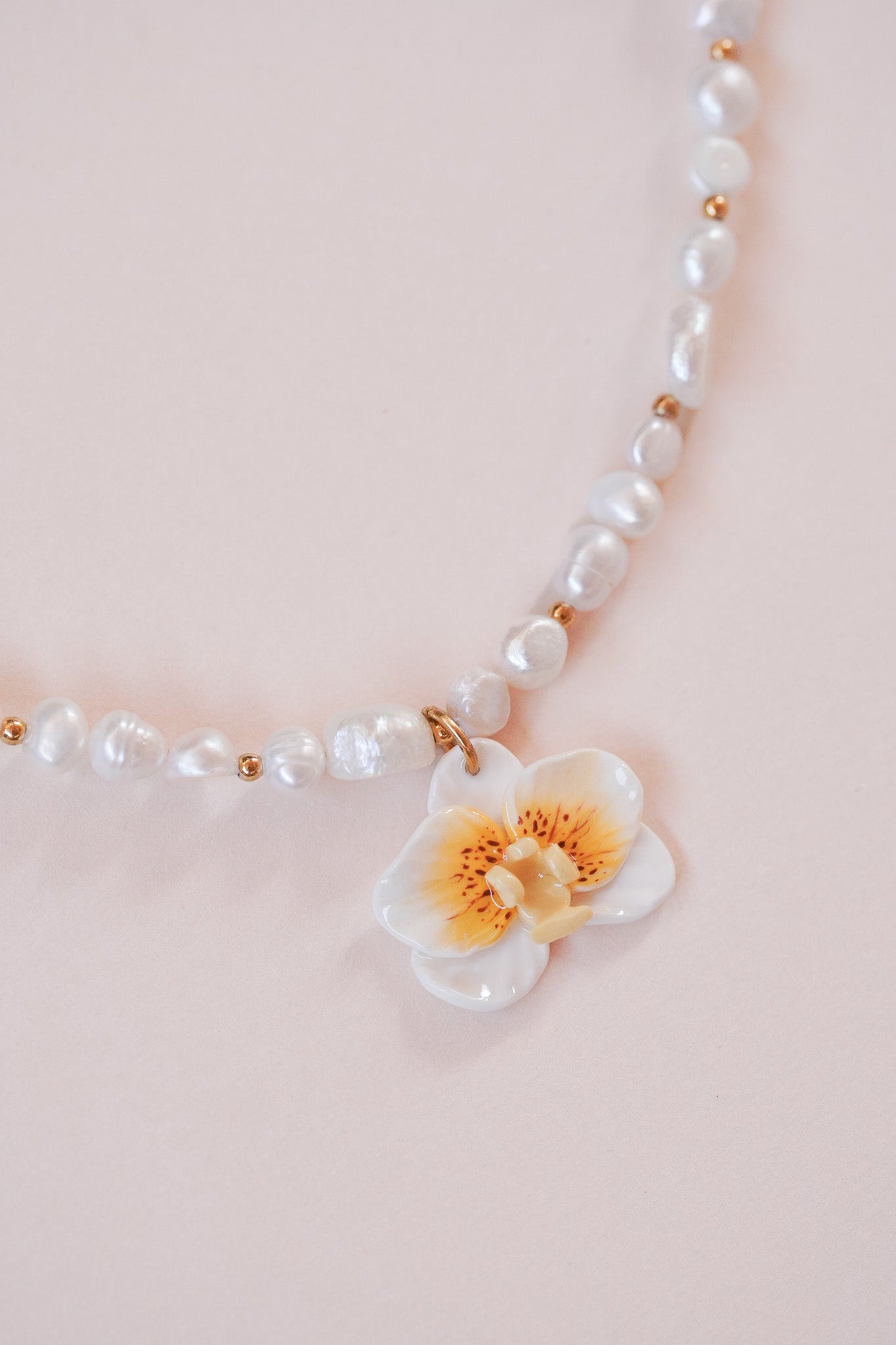 Collier orchidée Jaune