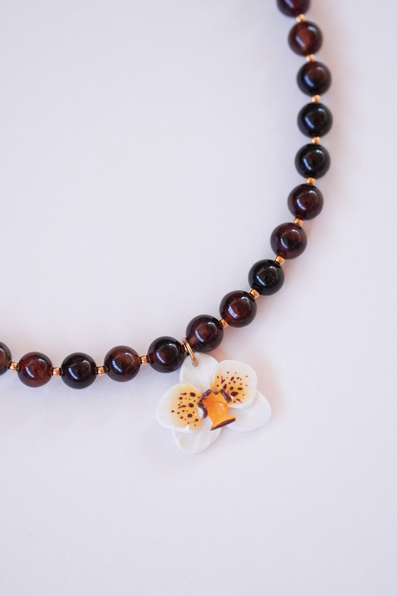 Collier orchidée Crème
