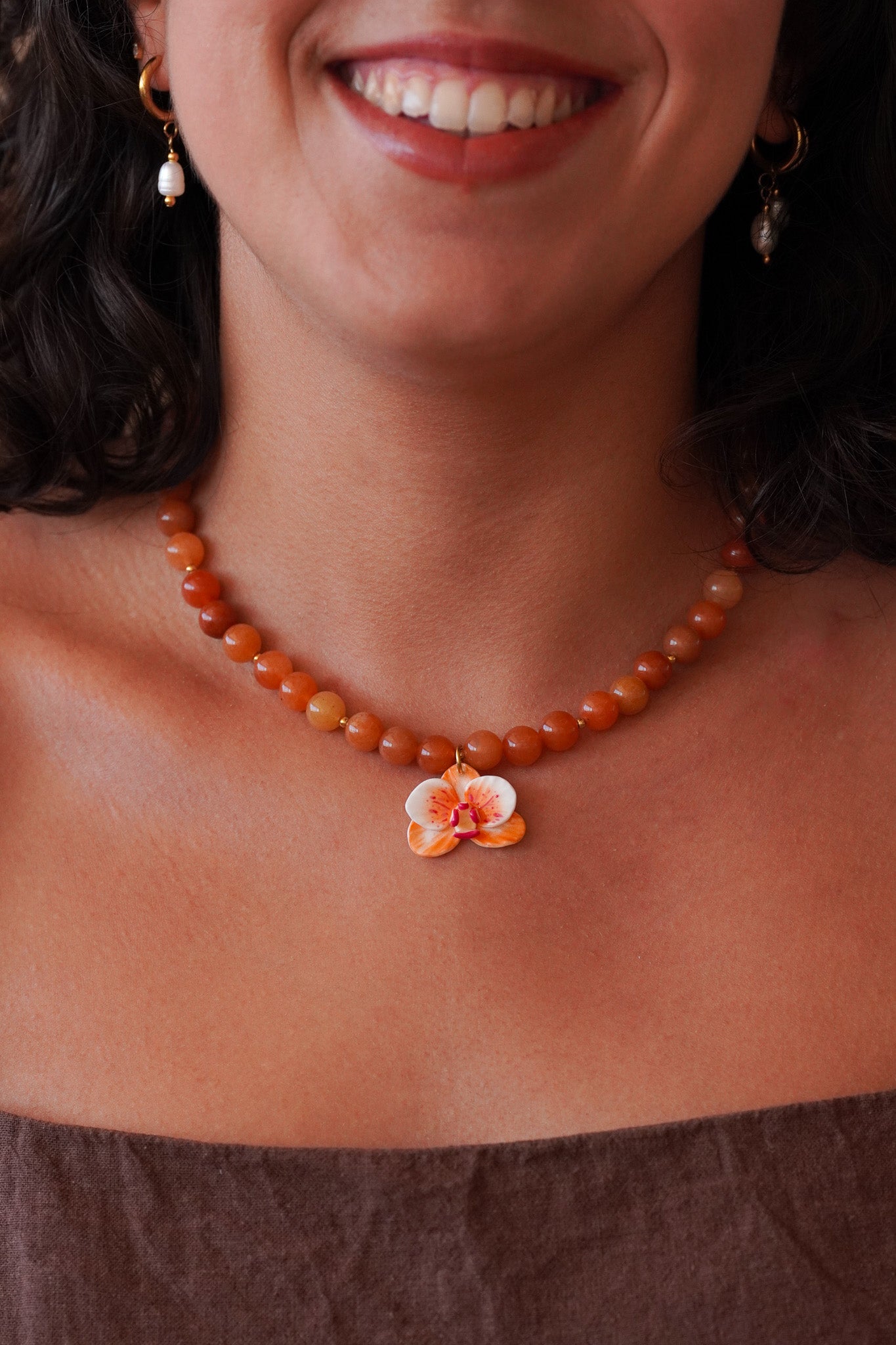 Collier orchidée Abricot