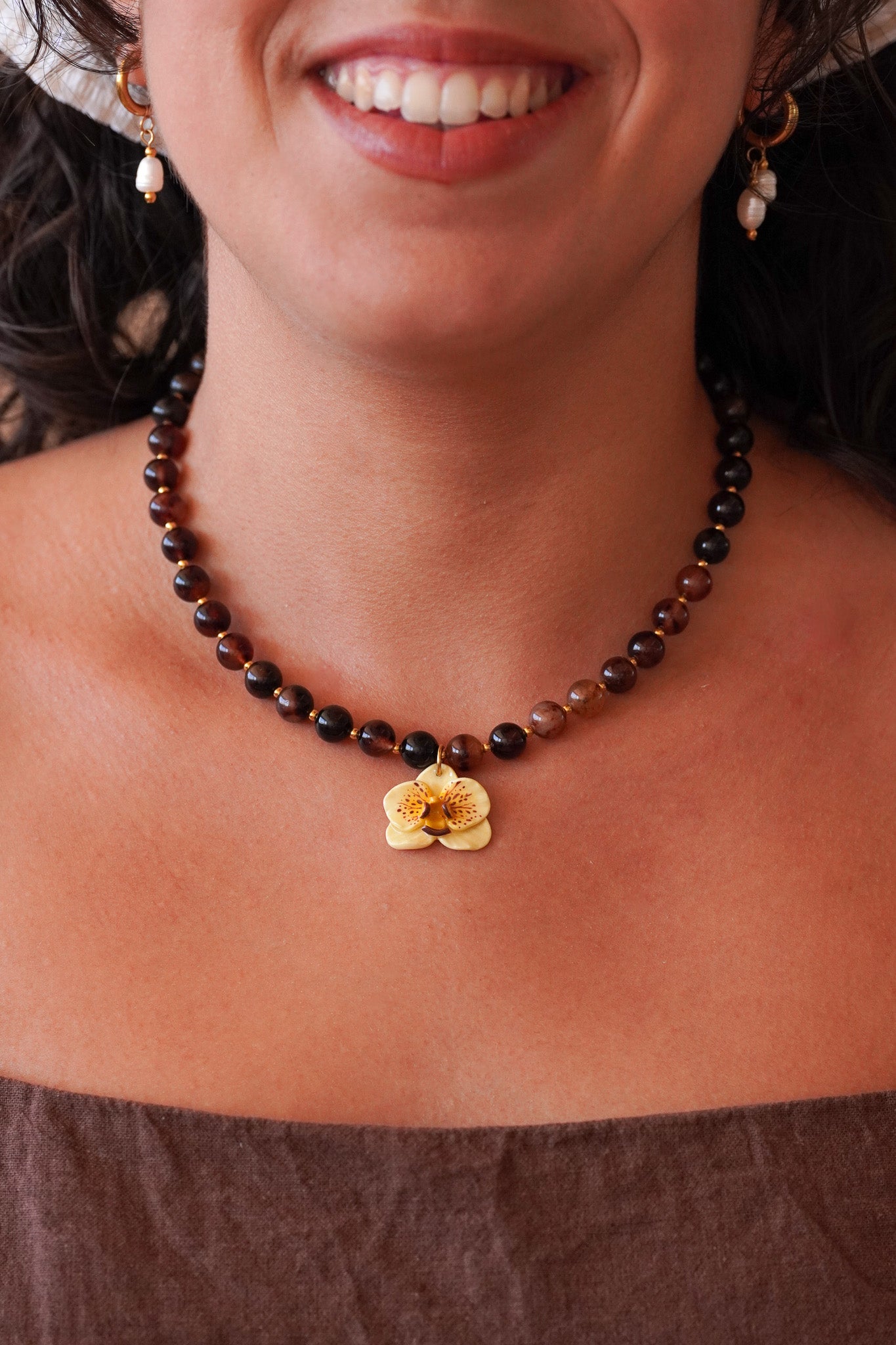 Collier orchidée Noisette
