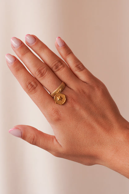 Bague médaillon fleur