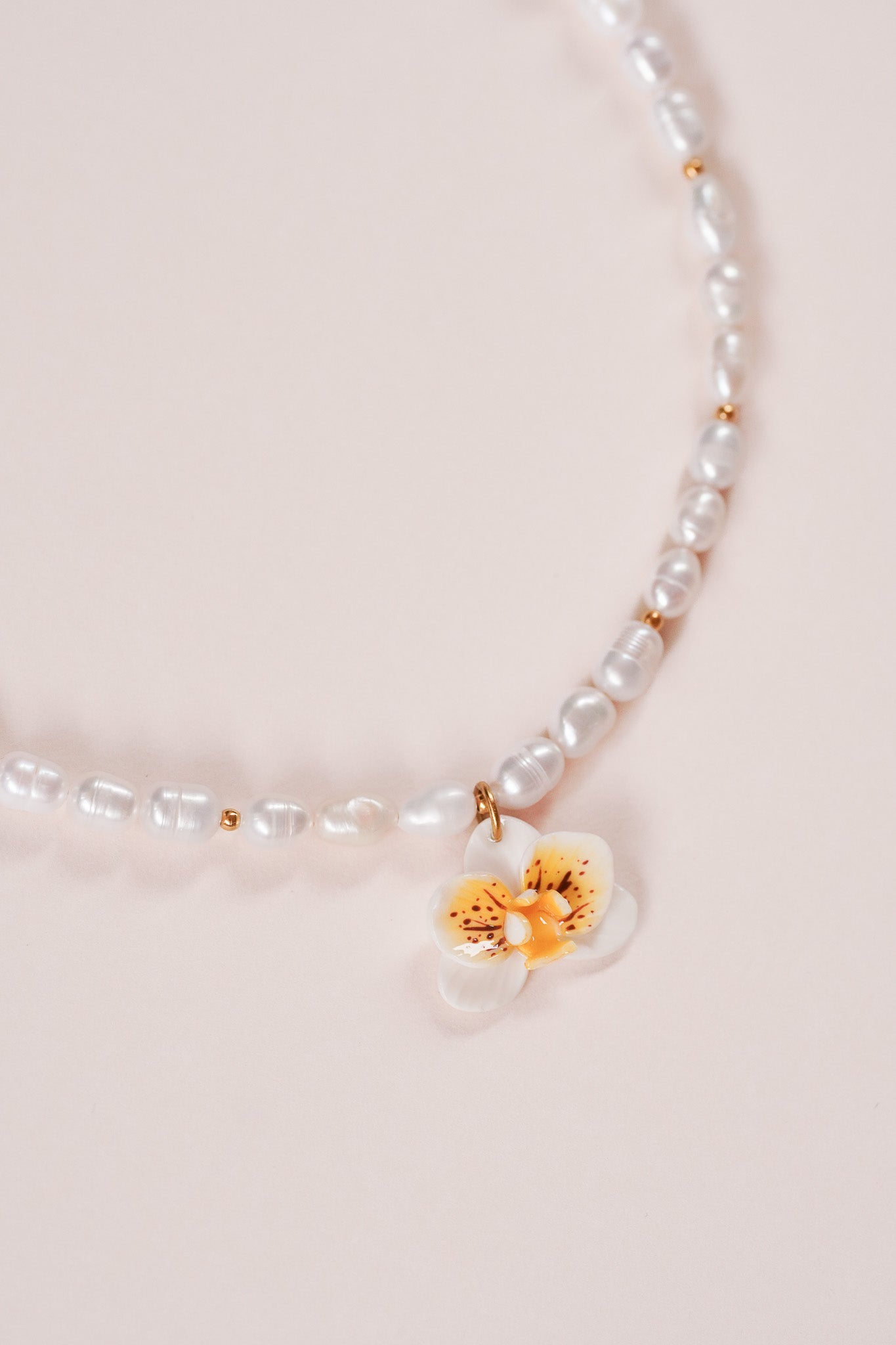 Collier orchidée Coton