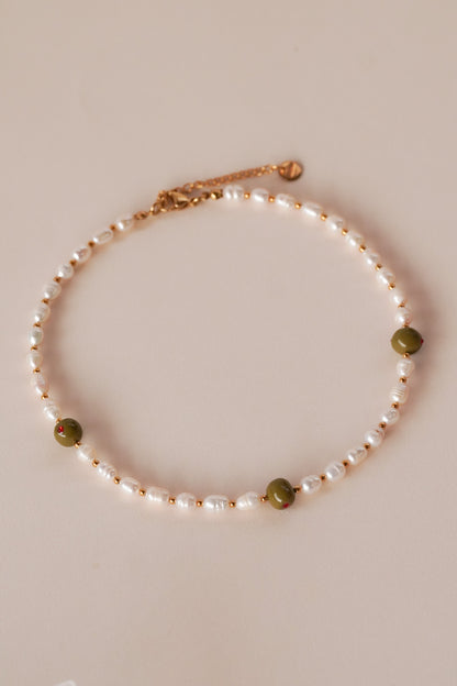 Collier perles d'eau douce olive