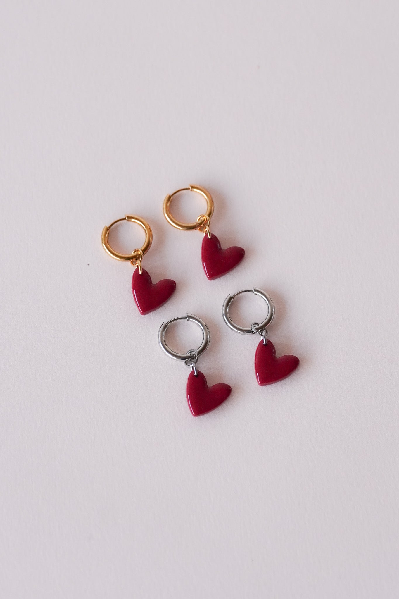 Boucles d'oreilles coeurs rouges
