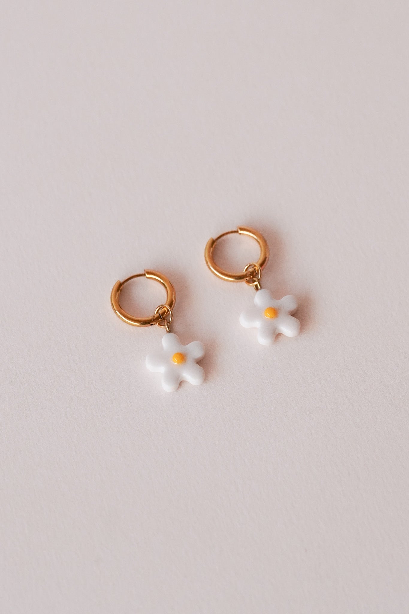 Boucles d'oreilles mini fleurs - charms personnalisables - Handly atelier