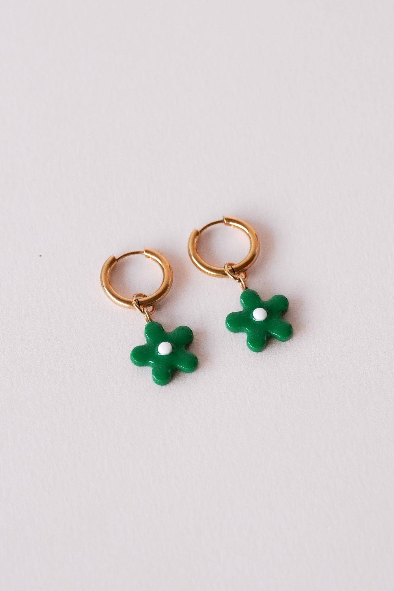 Boucles d'oreilles mini fleurs - charms personnalisables - Handly atelier