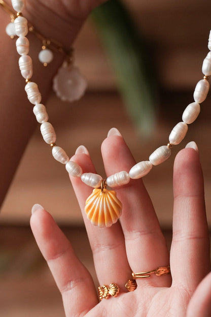 Collier perles d'eau douce - charms personnalisables - Handly atelier