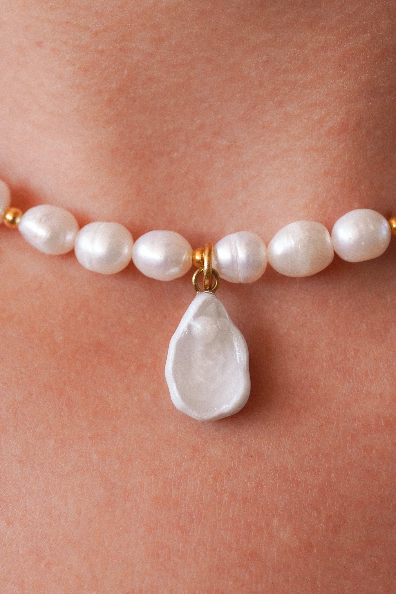 Collier perles d'eau oyster - Handly atelier
