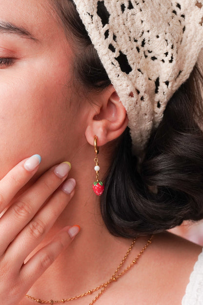 Mono boucle d'oreille fraise - Handly atelier
