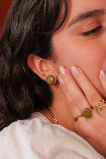 Puces d'oreilles olives - Handly atelier